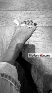 Federica Fontana feet photo thumbnail