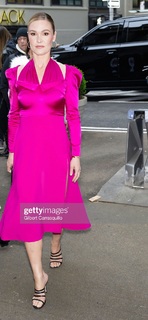 Julia Stiles feet photo 4