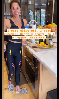 Brooke Burke feet photo thumbnail