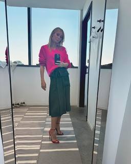 Gwyneth Paltrow feet photo thumbnail