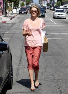 Ali Larter feet photo thumbnail