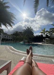 Karolina Kowalkiewicz feet photo thumbnail