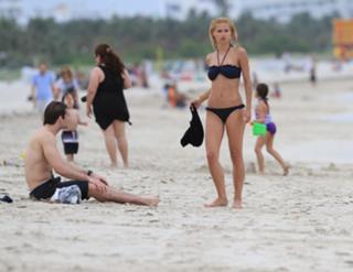 Michelle Hunziker feet photo thumbnail