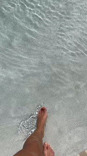 Karolina Kowalkiewicz feet photo thumbnail