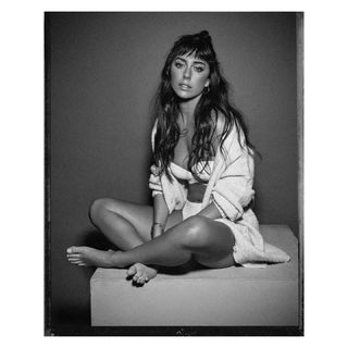 Blanca Suárez feet photo thumbnail