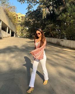 Anushka Sen feet photo thumbnail
