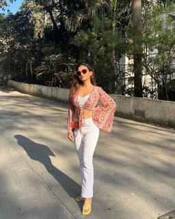 Anushka Sen feet photo thumbnail