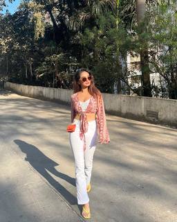 Anushka Sen feet photo thumbnail