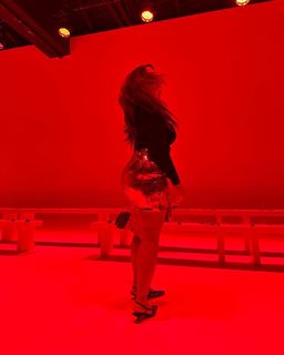 Ashley Graham feet photo thumbnail