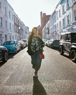 Ashley Graham feet photo thumbnail