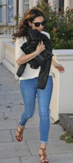 Kelly Brook feet photo thumbnail