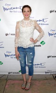 Mandy Moore feet photo thumbnail