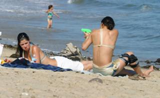 Michelle Rodriguez feet photo thumbnail