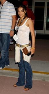 Michelle Rodriguez feet photo thumbnail
