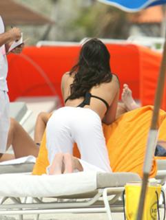 Michelle Rodriguez feet photo thumbnail