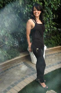 Michelle Rodriguez feet photo thumbnail