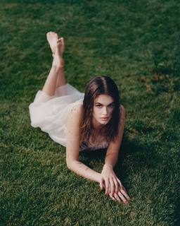 Kaia Gerber feet photo thumbnail