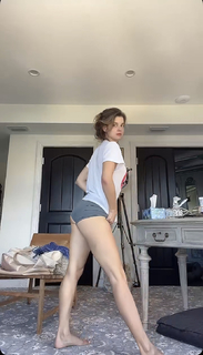 Amanda Cerny feet photo thumbnail