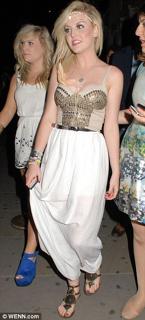 Perrie Edwards feet photo 4