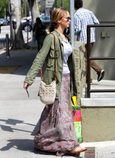 Jennifer Lawrence feet photo thumbnail