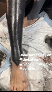 Katherine von Drachenberg feet photo thumbnail
