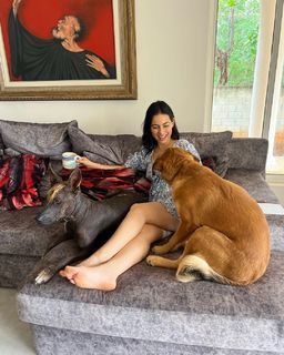 Claudia Lizaldi feet photo thumbnail