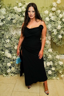 Ashley Graham feet photo thumbnail