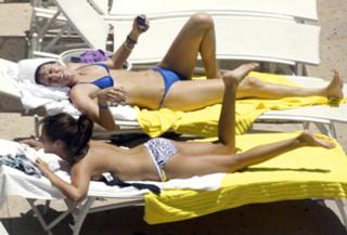 Ashley Tisdale feet photo thumbnail