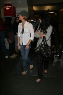 Ashley Tisdale feet photo thumbnail