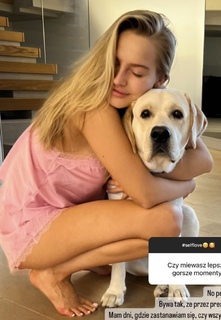 Karolina Pisarek feet photo thumbnail