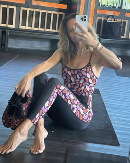 Brooke Burke feet photo thumbnail
