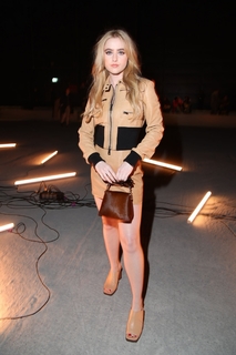 Kathryn Newton feet photo thumbnail
