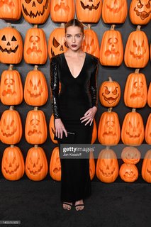 Jessica Rothe feet photo 5
