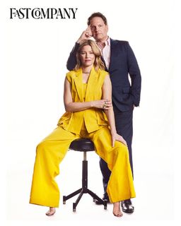 Elizabeth Banks feet photo thumbnail