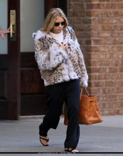 Ashley Olsen feet photo thumbnail