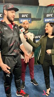 Megan Olivi feet photo thumbnail
