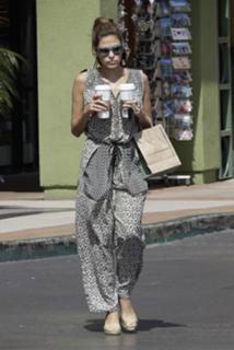 Eva Mendes feet photo thumbnail