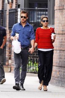 Eva Mendes feet photo thumbnail