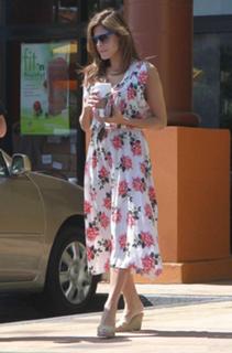 Eva Mendes feet photo thumbnail