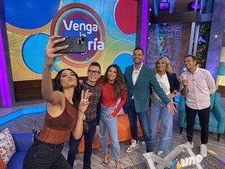 Laura González feet photo thumbnail