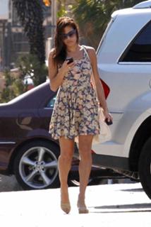 Eva Mendes feet photo thumbnail