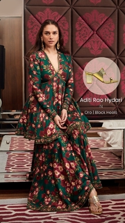Aditi Rao Hydari feet photo thumbnail