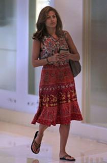 Eva Mendes feet photo thumbnail