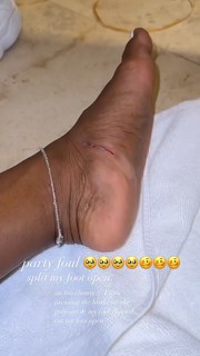 Simone Biles feet photo thumbnail