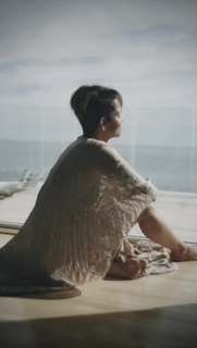 Halle Berry feet photo thumbnail