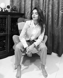 Anushka Sen feet photo thumbnail