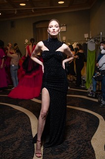 Martha Hunt feet photo thumbnail