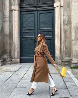 Giorgia Palmas feet photo thumbnail