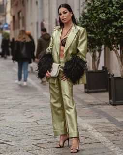 Elisabetta Gregoraci feet photo thumbnail