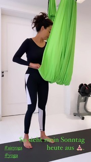 Verona Pooth feet photo thumbnail